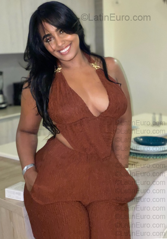 Date this sensual Colombia girl Johana from Cartagena CO33880