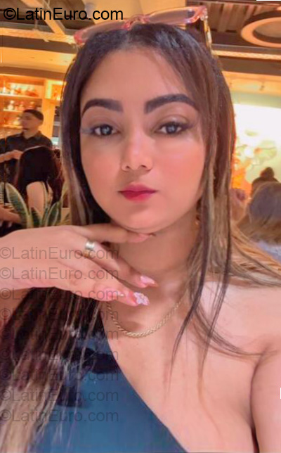 Date this happy Dominican Republic girl Rossy from Santo Domingo DO57098