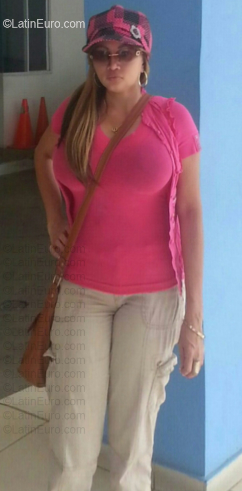 Date this tall Panama girl Patricia from Panama PA1442