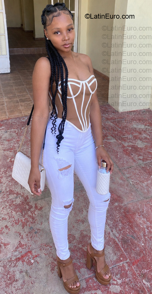 Date this pretty Dominican Republic girl Katty from Santo Domingo Norte DO57170