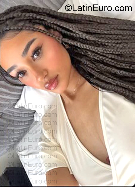 Date this young Dominican Republic girl Kisbe from Santo Domingo DO57173