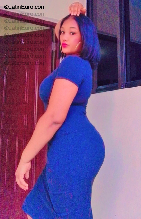 Date this hard body Dominican Republic girl Ciss from Santiago DO57207