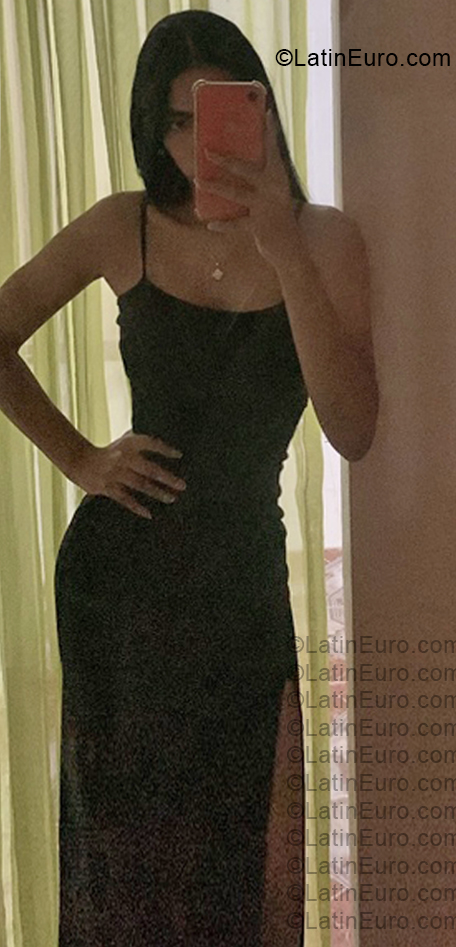 Date this passionate Dominican Republic girl Nayelin from Duarte DO57218