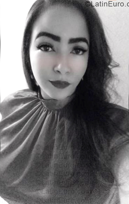 Date this foxy Dominican Republic girl Vic from Santo Domingo DO57225
