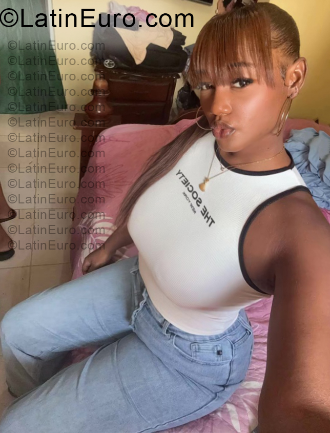 Date this cute Dominican Republic girl Carolin from Santo Domingo DO57257