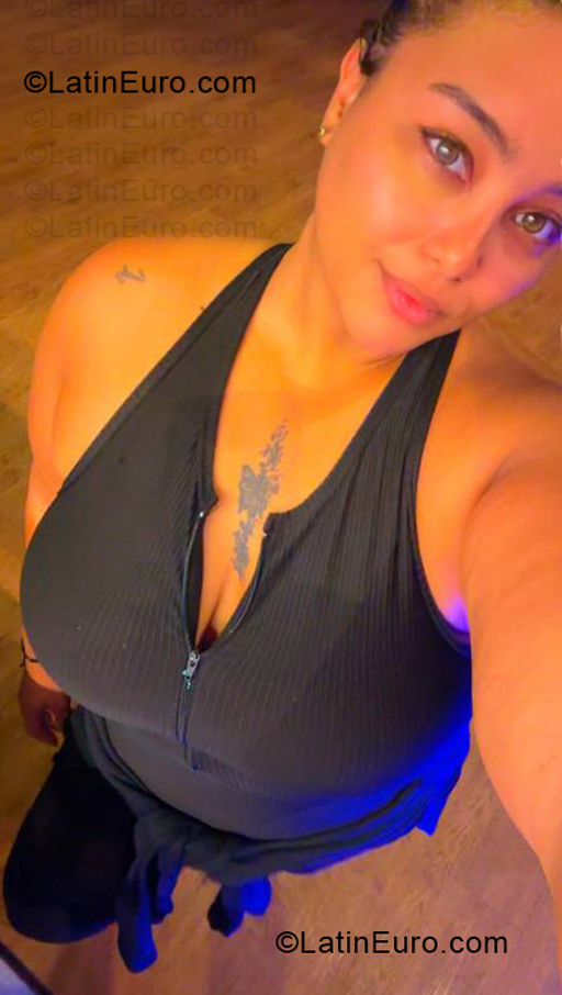 Date this attractive United States girl Jael from Miami US25806