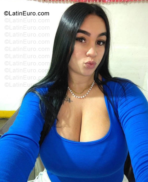 Date this sultry Venezuela girl Yanjibel from Maracaibo VE5758