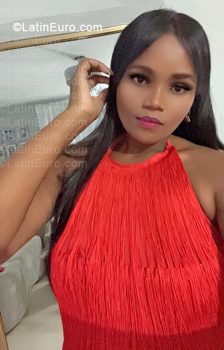 Date this nice looking Dominican Republic girl Cami from Santo Domingo DO57319