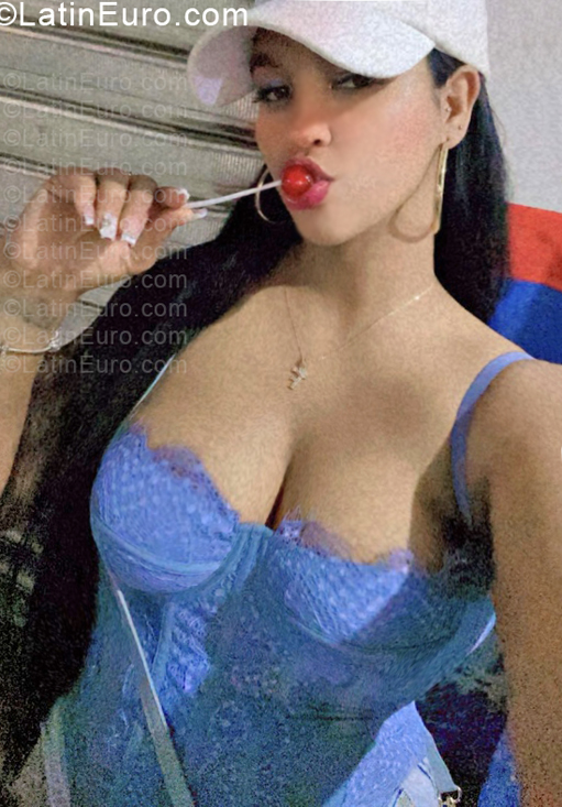 Date this cute Dominican Republic girl Fatima from Santiago DO57327